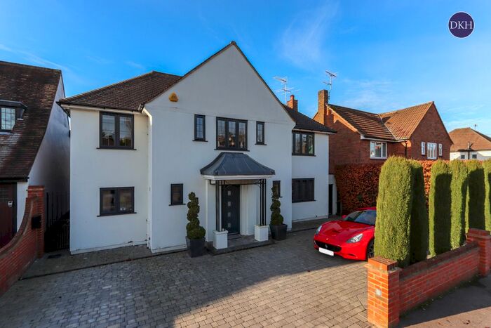 4 Bedroom Detached House To Rent In Devereux Drive, Watford WD17