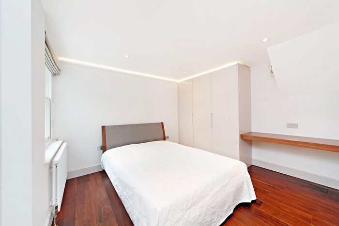 3 Bedroom Flat To Rent In Sedlescombe Road, London, SW6
