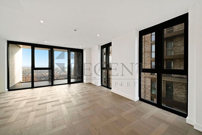 3 Bedroom Flat To Rent In London Dock, Boxwood Gardens, E1W