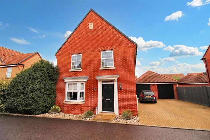 4 Bedroom Detached House For Sale In Ethnie Gleaner Drive, Aylsham, Norwich, NR11