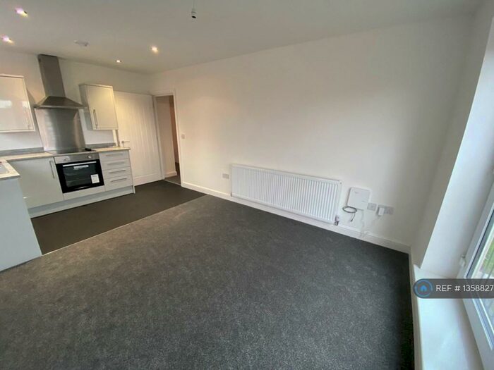 2 Bedroom Flat To Rent In Coopers Way, Blackpool, FY1