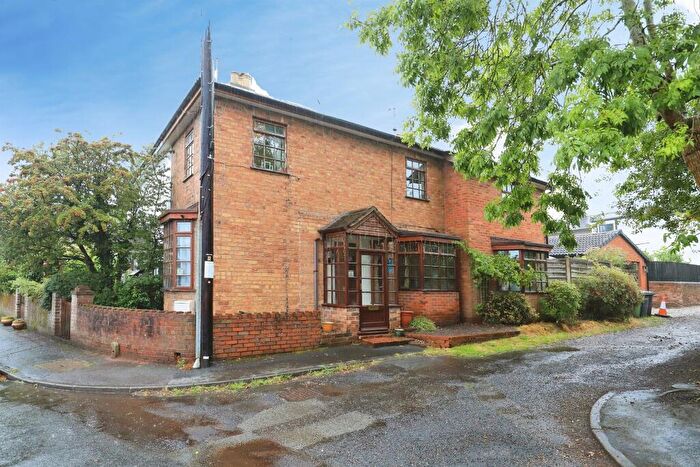 4 Bedroom End Of Terrace House For Sale In Lionfields Road, Cookley, Kidderminster, DY10