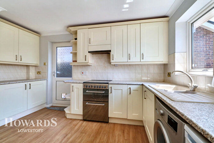 2 Bedroom Detached Bungalow For Sale In Marbella Green, Lowestoft, NR33