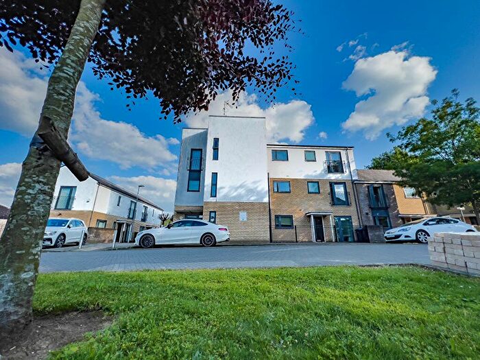 2 Bedroom Apartment For Sale In Vince Dunn Mews, Old Harlow, Essex, CM17