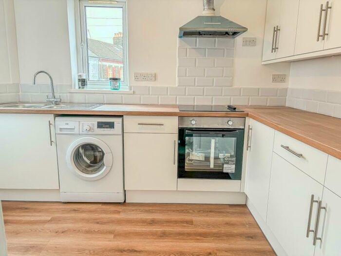 2 Bedroom Apartment To Rent In Telford Street, Cardiff, CF11