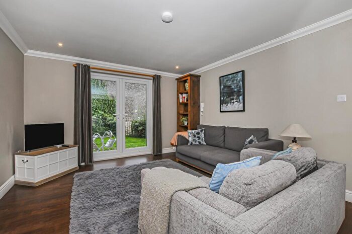 1 Bedroom Flat To Rent In Lord Raglan House, St Leonards Road, Windsor, SL4