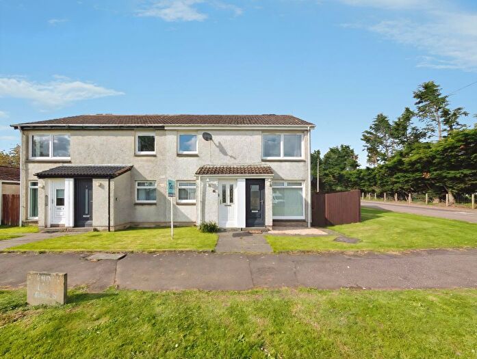 2 Bedroom Flat For Sale In Morton Court, Lanark, ML11