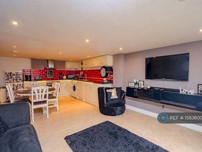 1 Bedroom Flat To Rent In Astley Street, Maidstone, ME14