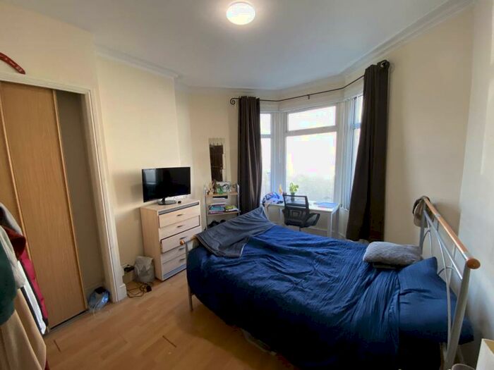 6 Bedroom House To Rent In Mackintosh Place, Roath, Cardiff, CF24