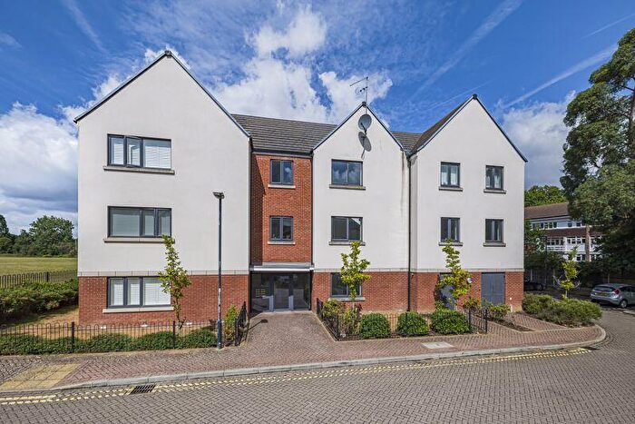 2 Bedroom Apartment For Sale In Chatswood Mews, Sidcup, DA14