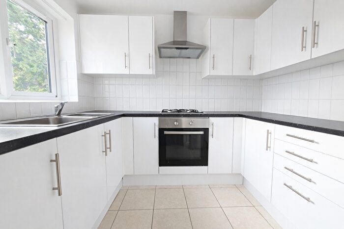 4 Bedroom Semi-Detached House To Rent In Glencoe Road, Bushey, WD23