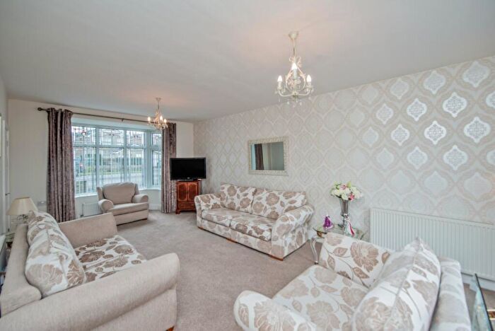 6 Bedroom Detached House For Sale In Bolton Hall Road, Wrose, Bradford, BD2