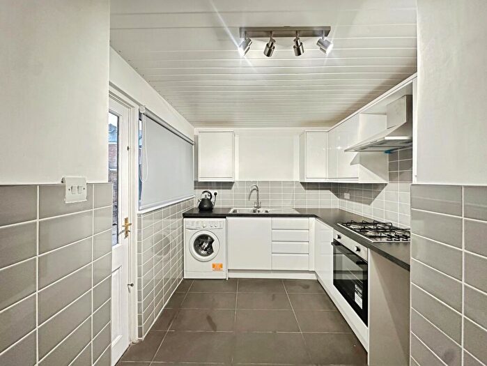 1 Bedroom Flat For Sale In Walpole Street, Walkergate, Newcastle Upon Tyne, NE6