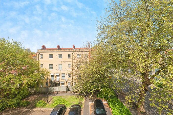 2 Bedroom Flat For Sale In William Street, Bedminster, Bristol, Somerset, BS3