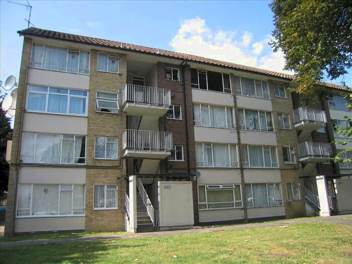 1 Bedroom Flat To Rent In Gilpin Crescent, London, N18