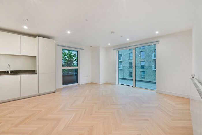 1 Bedroom Flat To Rent In Cobham House, Kidbrooke Village, SE3