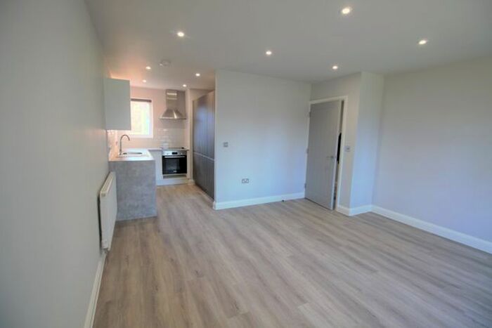 2 Bedroom Flat To Rent In Ellwood Gardens, Watford, WD25