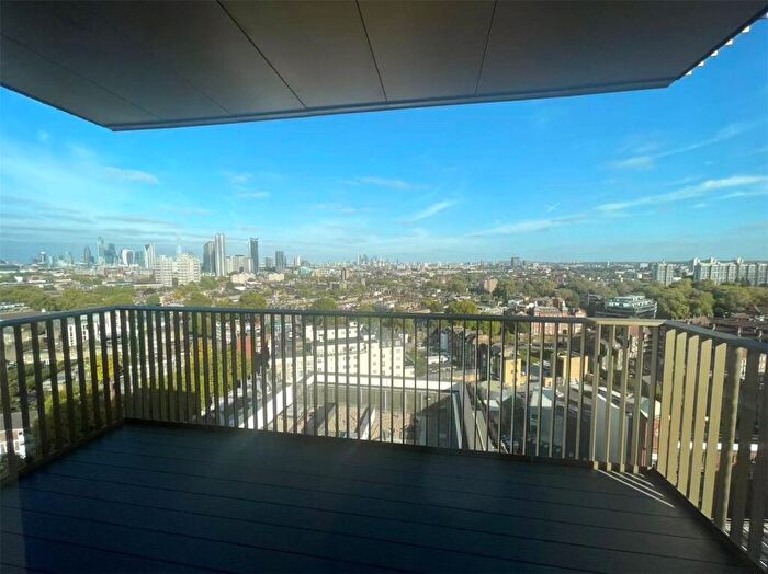 3 Bedroom Apartment To Rent In Gasholder PPace, London, SE11