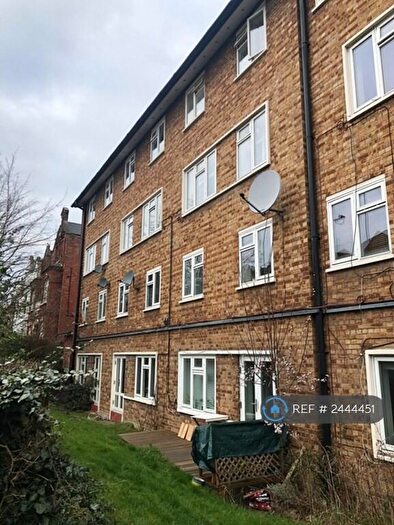 3 Bedroom Maisonette To Rent In Broadfield, London, NW6