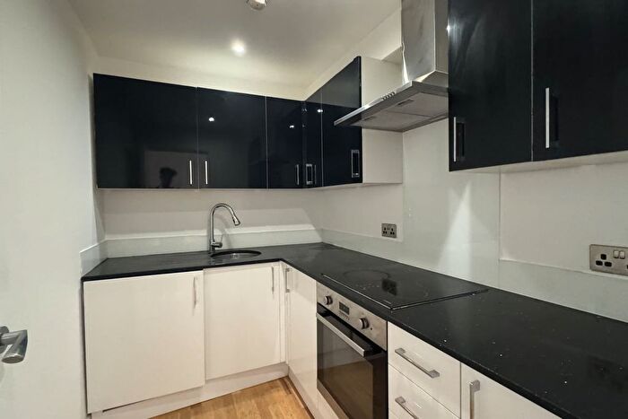 2 Bedroom Flat To Rent In London Road, Isleworth, TW7