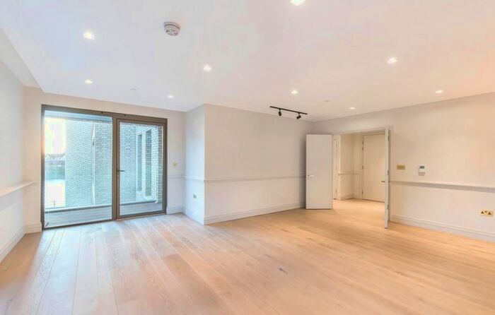 2 Bedroom Flat To Rent In Queens Wharf, Crisp Road, Hammersmith, W6