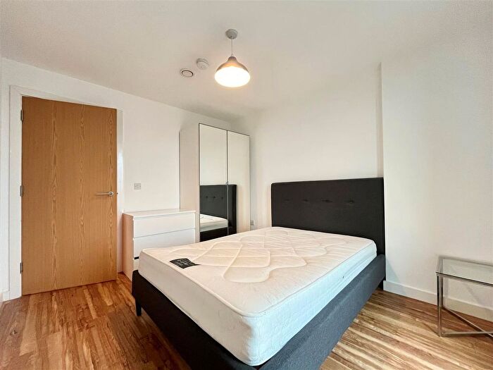 1 Bedroom Flat For Sale In Michigan Tower, Media City, Michigan Avenue, M50