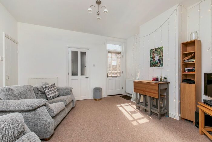 1 Bedroom Flat To Rent In Hazeley Road, Twyford, Winchester, SO21