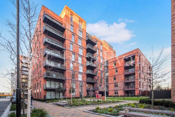 2 Bedroom Flat To Rent In Azure Mansions, Moselle Gardens, Clarendon, Wood Green, N8