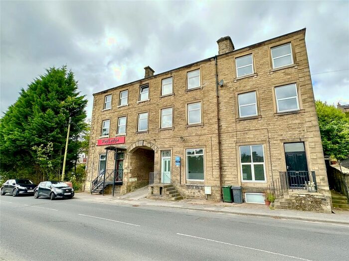 2 Bedroom Flat To Rent In Huddersfield Road, Thongsbridge, Holmfirth, West Yorkshire, HD9