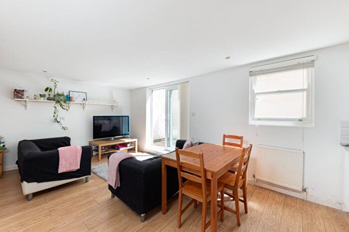 3 Bedroom Apartment To Rent In Paulet Road, SE5