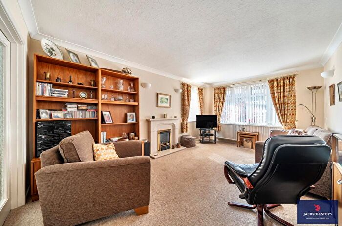 2 Bedroom Bungalow For Sale In Dene Close, Woburn Sands, Milton Keynes, Bedfordshire, MK17