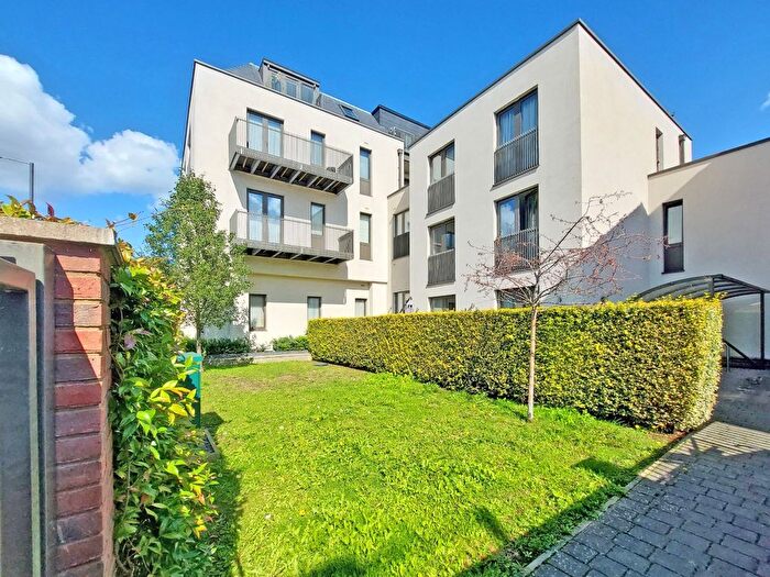 1 Bedroom Flat For Sale In Roxborough Avenue, Harrow, Greater London, HA1