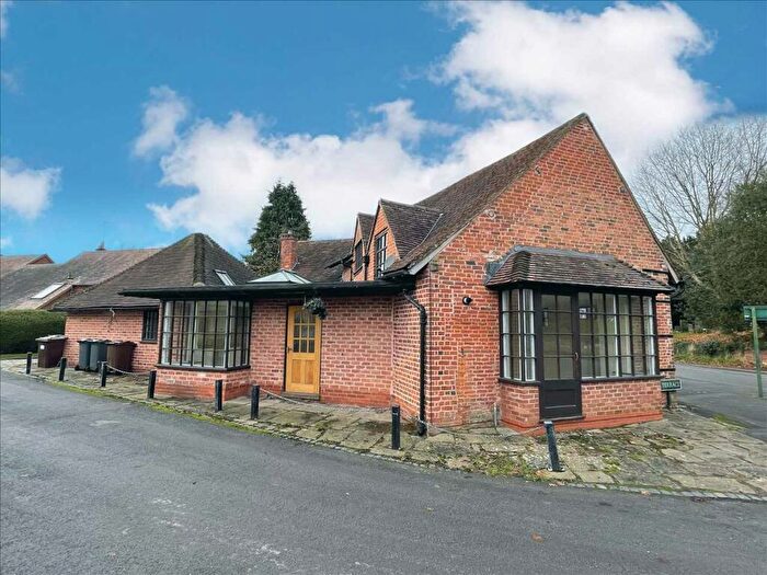 3 Bedroom Cottage To Rent In Ring Of Bells Mews, Belle Vue Terrace, Solihull, B92