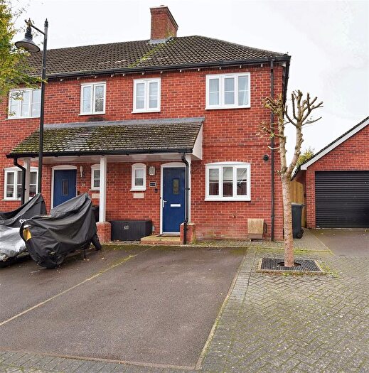 2 Bedroom End Terrace House For Sale In Greenstone Road, Shaftesbury, SP7