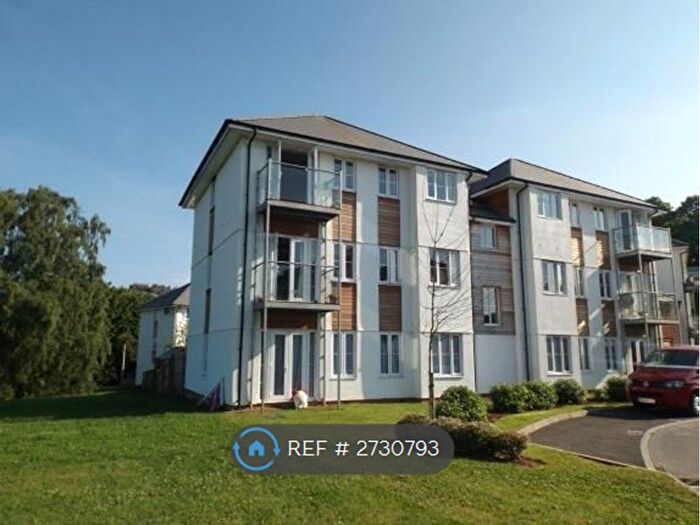 2 Bedroom Flat To Rent In Poppin Court, Exeter, EX2