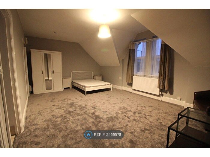 Studio To Rent In City Road, Birmingham, B16