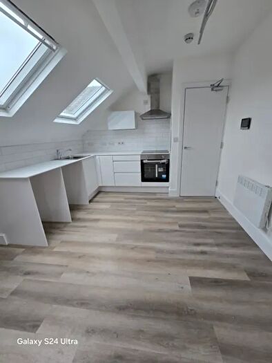 1 Bedroom Flat To Rent In Tempest Road, Leeds, LS11