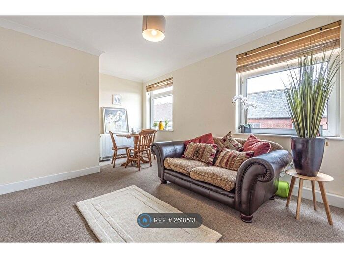 2 Bedroom Flat To Rent In The Hnndred, Romsey, SO51