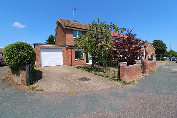 3 Bedroom End Of Terrace House For Sale In Curling Tye, Basildon, SS14