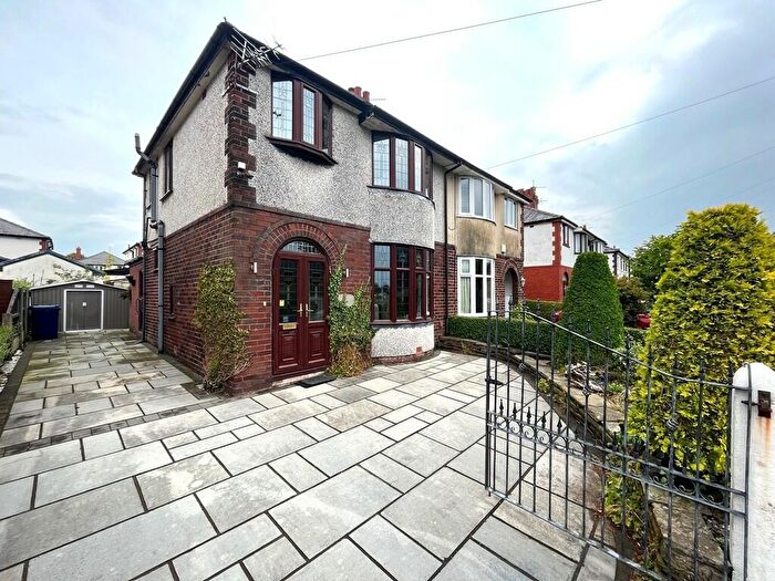 3 Bedroom Semi-Detached House To Rent In Alcester Avenue, Penwortham, PR1