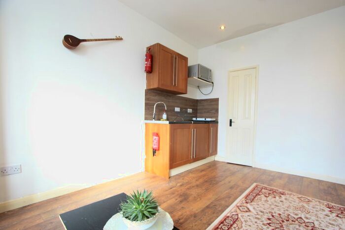 Studio To Rent In Beckford Road, Croydon CR0