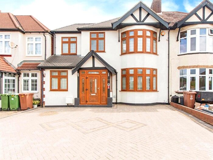 4 Bedroom Semi-Detached House For Sale In Upton Road, Bexleyheath, DA6