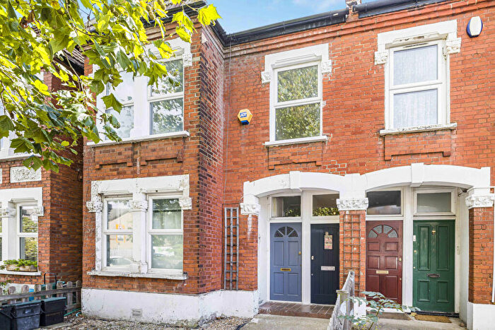 2 Bedroom Apartment To Rent In Marlow Road, London, SE20