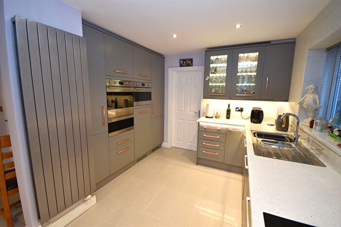 5 Bedroom Detached House For Sale In Sandpiper Close, Macclesfield, SK10