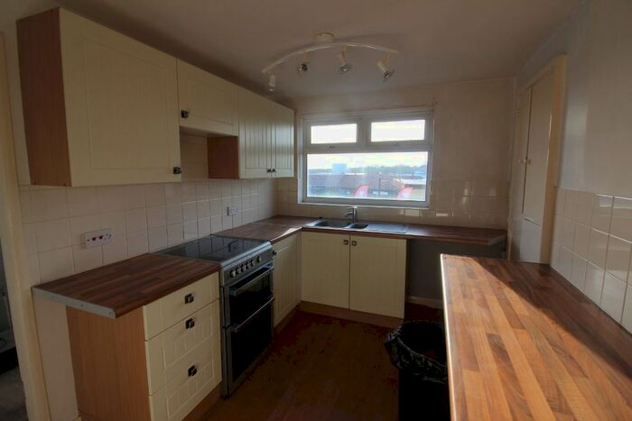 1 Bedroom Flat To Rent In Flat 1, Burnthouse Road, Heanor DE75