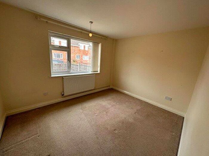 2 Bedroom Bungalow To Rent In Trent Way, Newark, Nottinghamshire, NG24