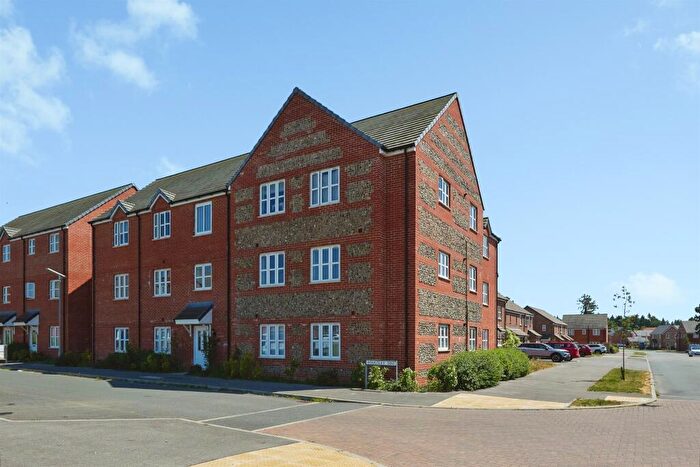 2 Bedroom Flat For Sale In Whatley Way, Salisbury, SP2