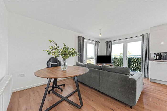 2 Bedroom Flat For Sale In Ruby Tuesday Drive, Dartford, Kent, DA1