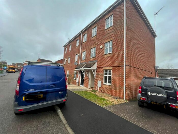 4 Bedroom Terraced House To Rent In Crome Close, Wellingborough, NN8