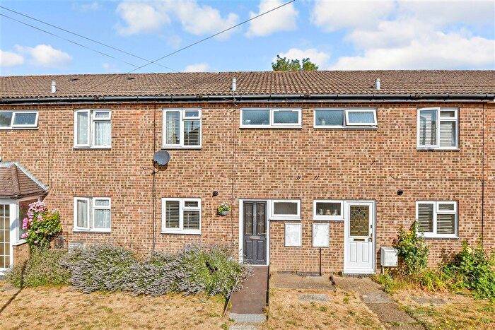3 Bedroom Terraced House For Sale In Waterfield Green, Tadworth, Surrey, KT20